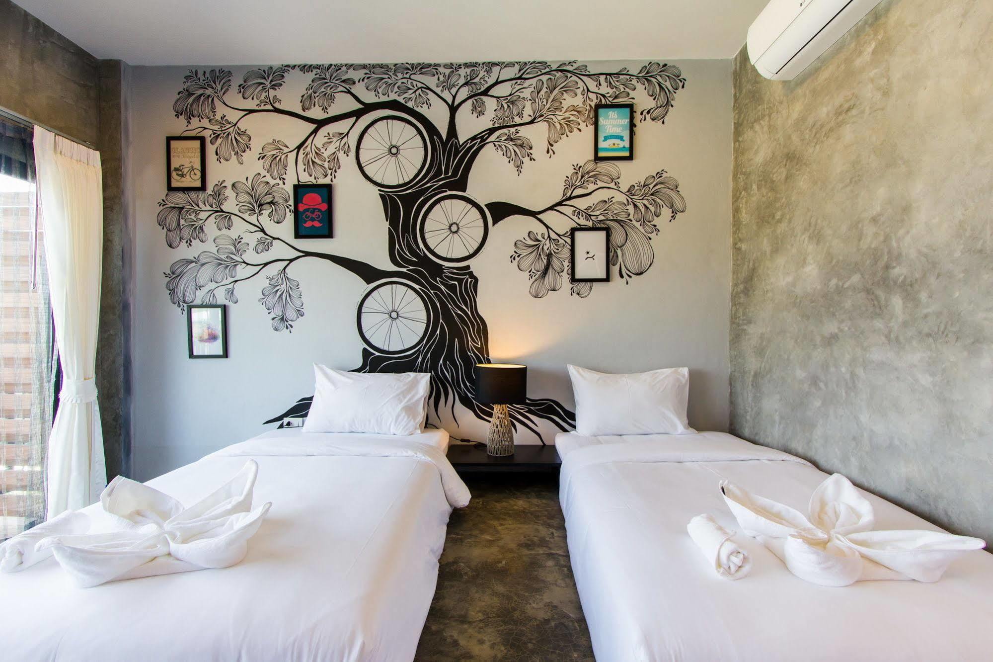The Bike Loft Family Hostel Χουά Χιν Εξωτερικό φωτογραφία